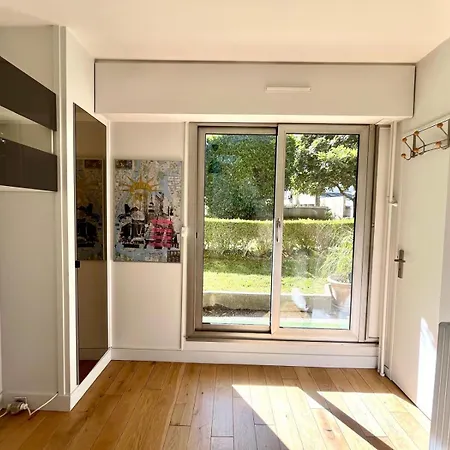 Peaceful Duplex - Terrace & Garden アパート *