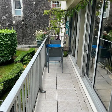 Апартаменты Peaceful Duplex - Terrace & Garden Париж
